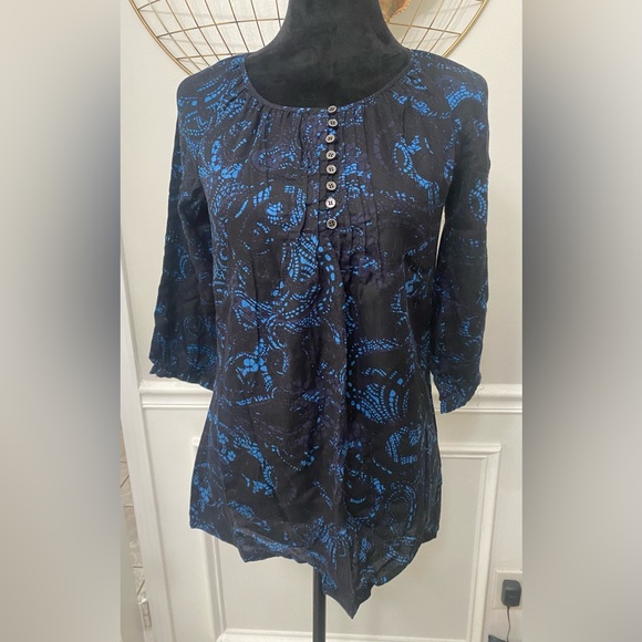 St. John's Bay Tops - St. John's Bay | Small Women 3/4 Sleeve Blouse W/ Button Detail